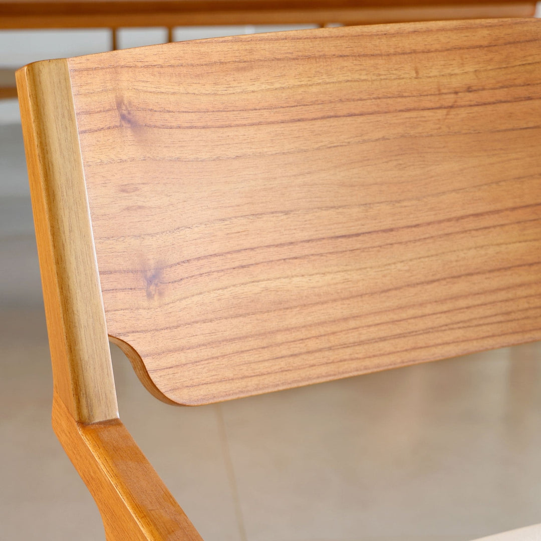 Cadeira Gaya em Madeira Maciça Natural