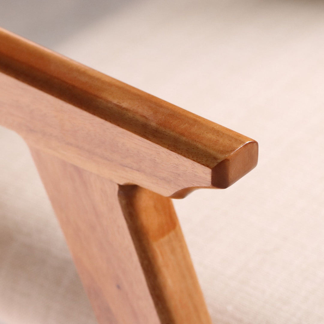 Cadeira Gaya em Madeira Maciça Natural