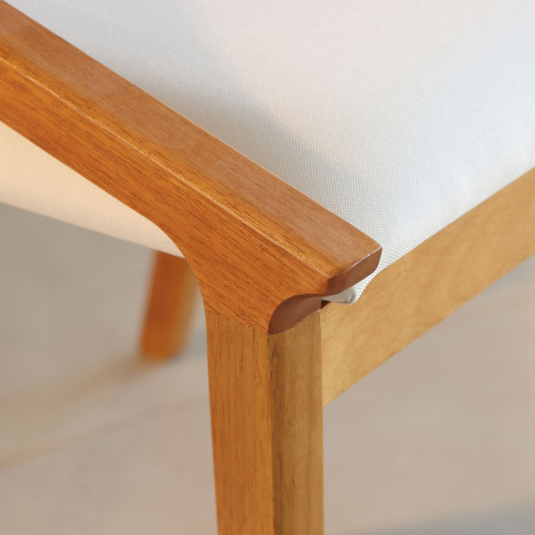 Cadeira Gaya em Madeira Maciça Natural