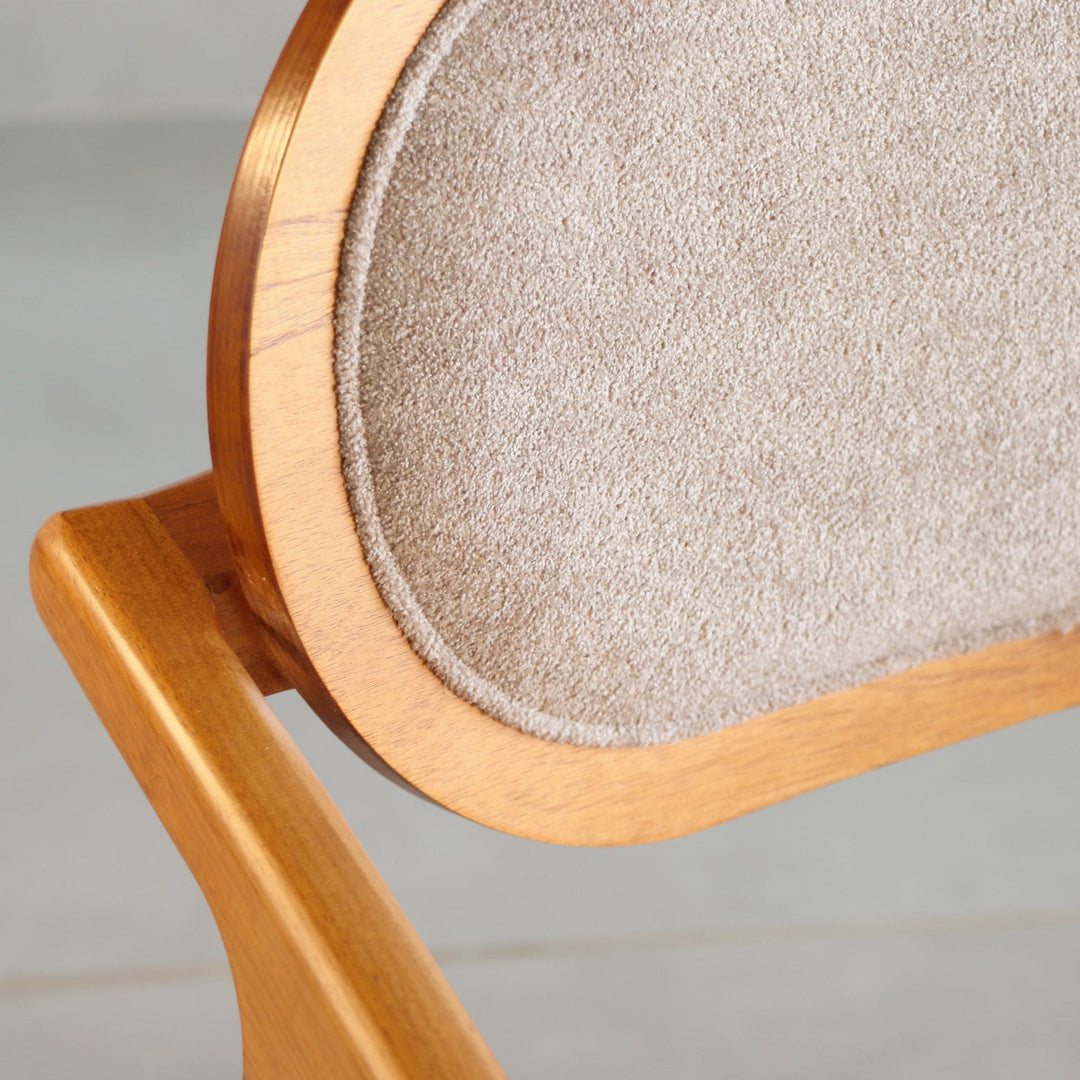 Cadeira Maya em Madeira Maciça