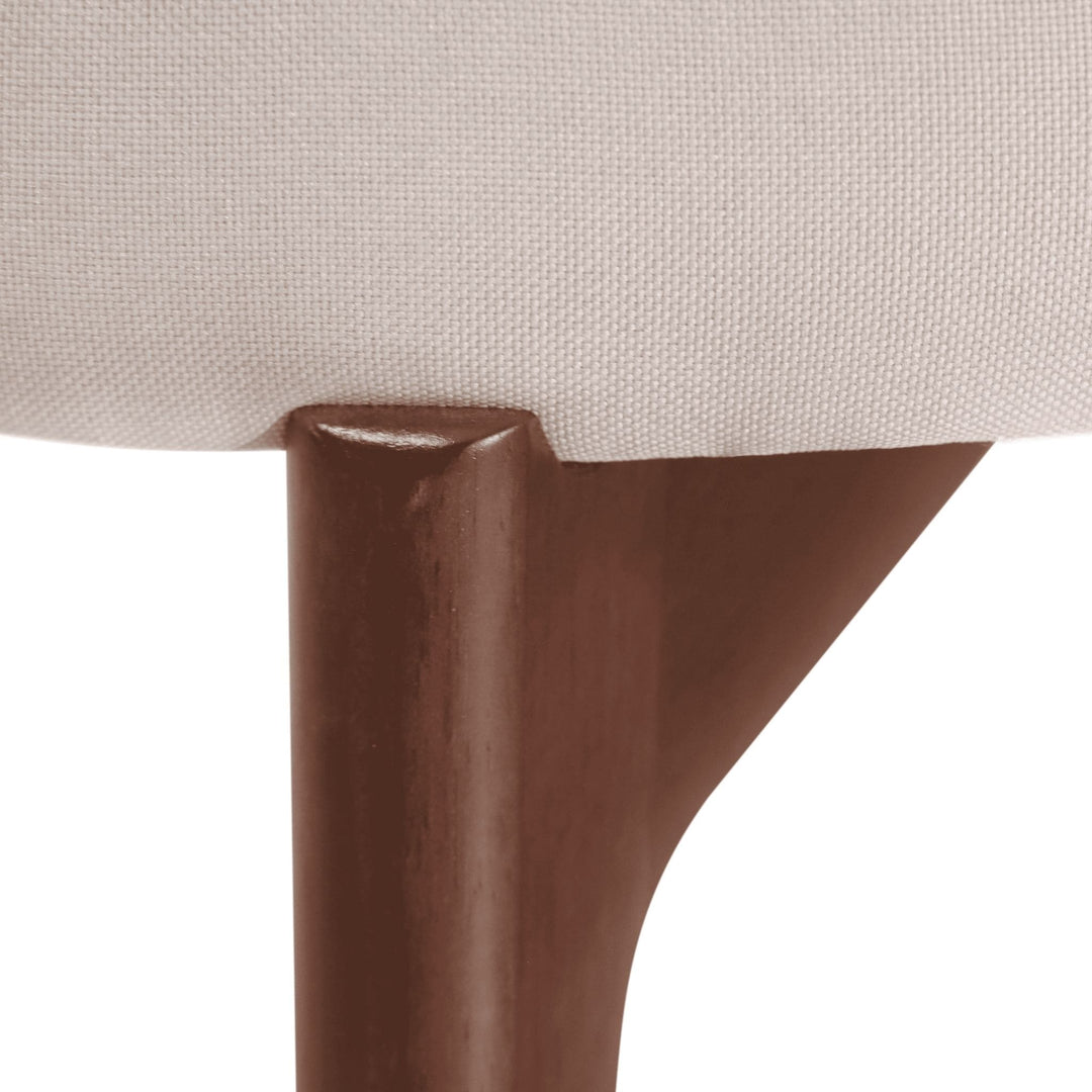 Poltrona Selene Estofada em Madeira Maciça