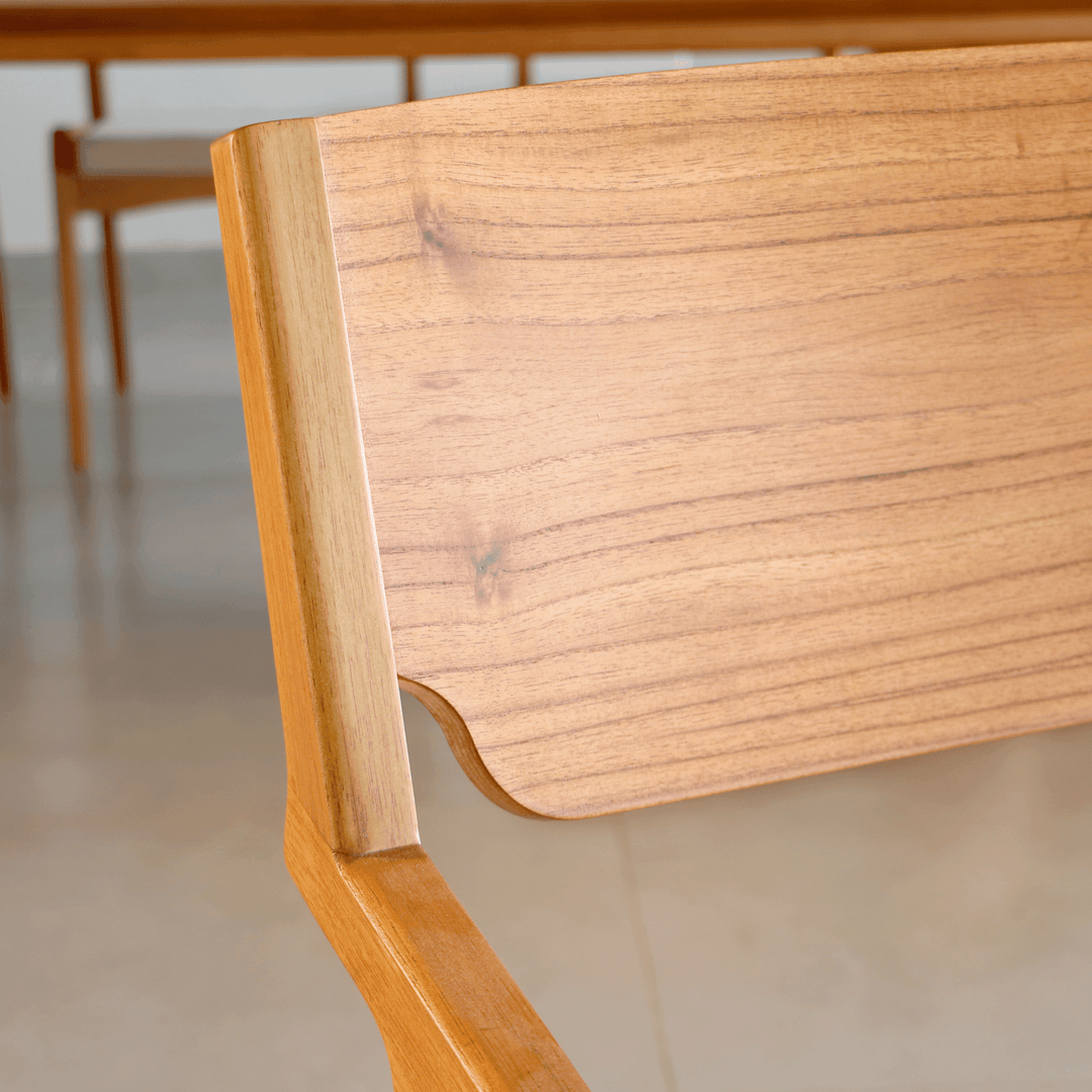 Cadeira Gaya em Madeira Maciça Natural