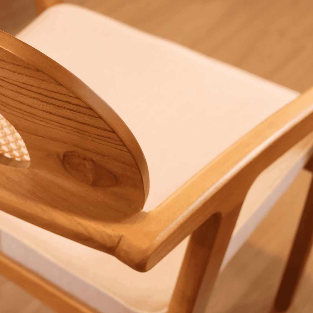 Cadeira Maya em Madeira Maciça