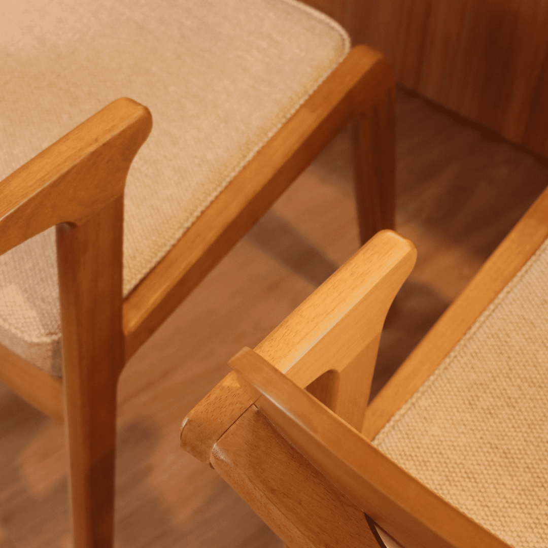 Cadeira Maya em Madeira Maciça