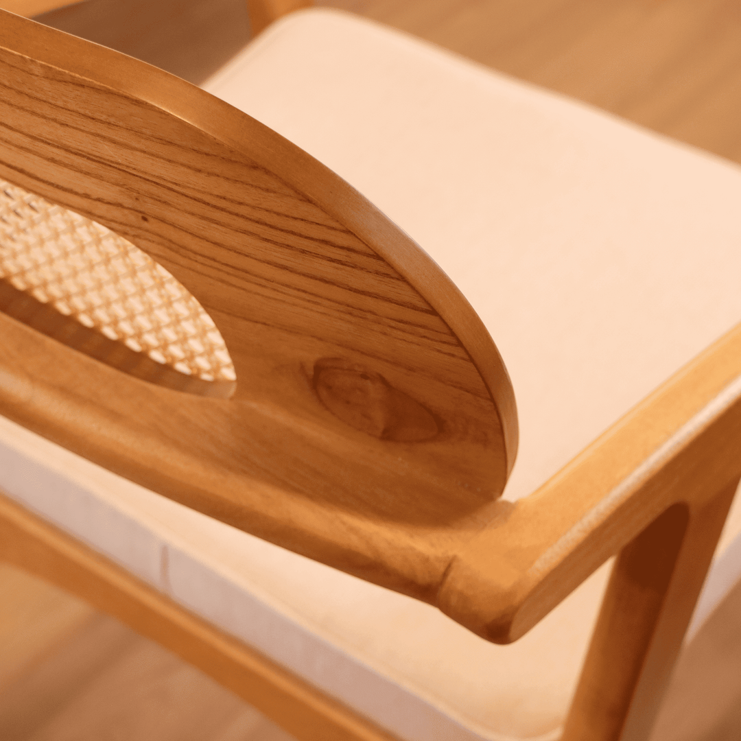 Cadeira Maya em Madeira Maciça