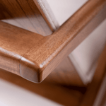 Carregar imagem no visualizador da galeria, Poltrona Robusta em Madeira Maciça