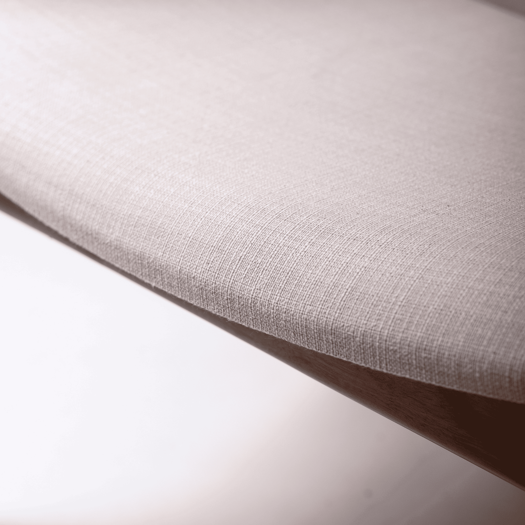 Poltrona Robusta em Madeira Maciça