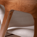 Carregar imagem no visualizador da galeria, Poltrona Robusta em Madeira Maciça