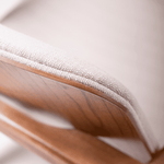 Carregar imagem no visualizador da galeria, Poltrona Robusta em Madeira Maciça