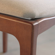 Banqueta Oslo em Madeira Maciça com Encosto em Tela Rattan Palha Natural