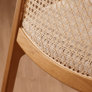 Cadeira Dracena em Madeira Maciça Cinamomo com Tela Rattan Natural