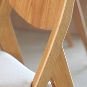 Cadeira Scala em Madeira Maciça Assento Estofado Sem Braço